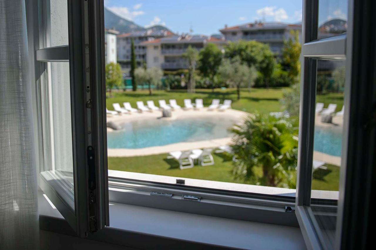 博尔戈圣洛伦纳扎罗公寓式酒店 加尔达湖滨 外观 照片